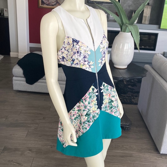 BCBGMaxAzria Dresses & Skirts - Super cute, summer dress.